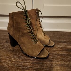 Frye Amy Suede Peep Toe Lace-Up Ankle Boots Stacked Block Heel Womens Size 10